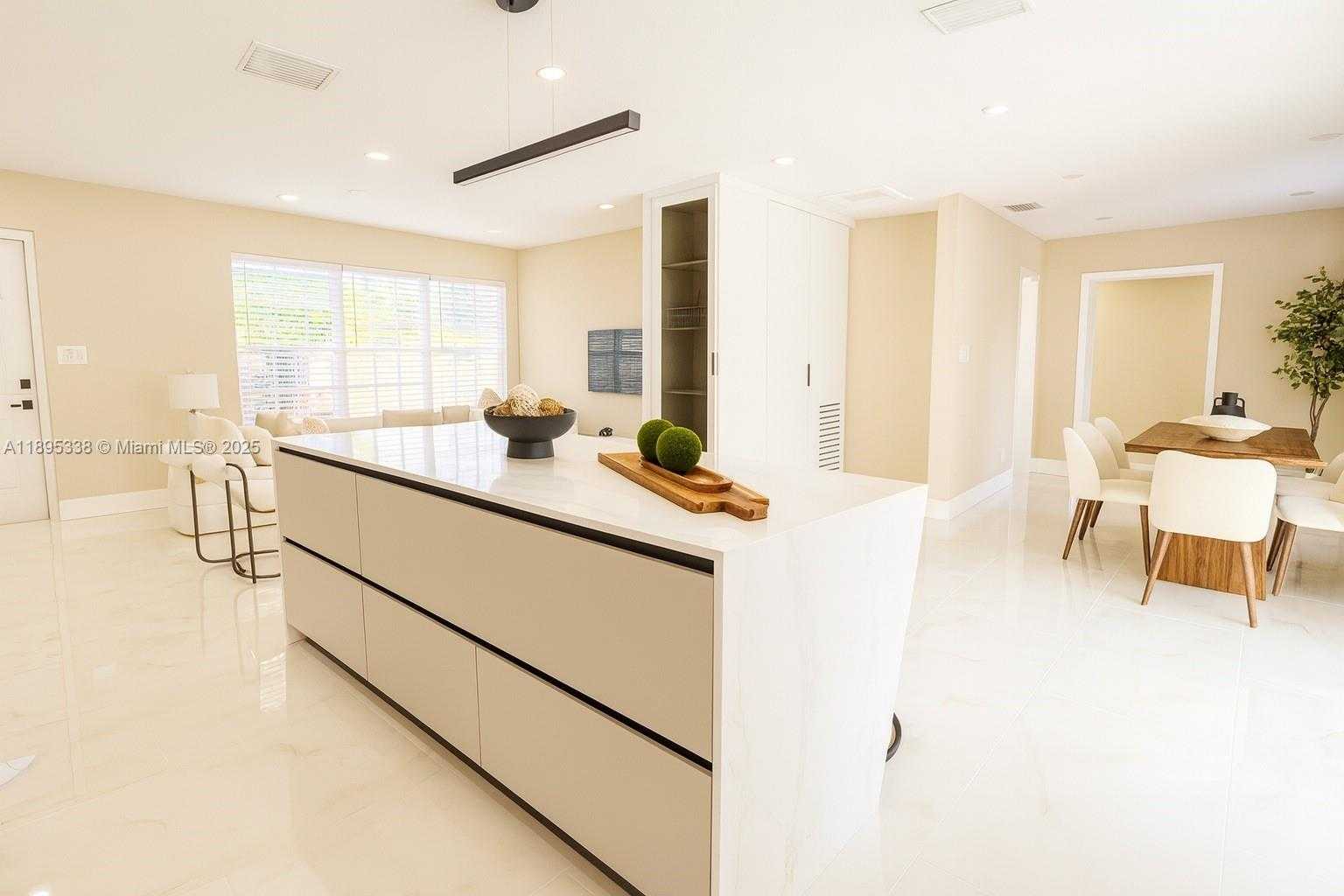 Small Image of 1399 NORTH EAST 38TH ST, Oakland Park Number 8