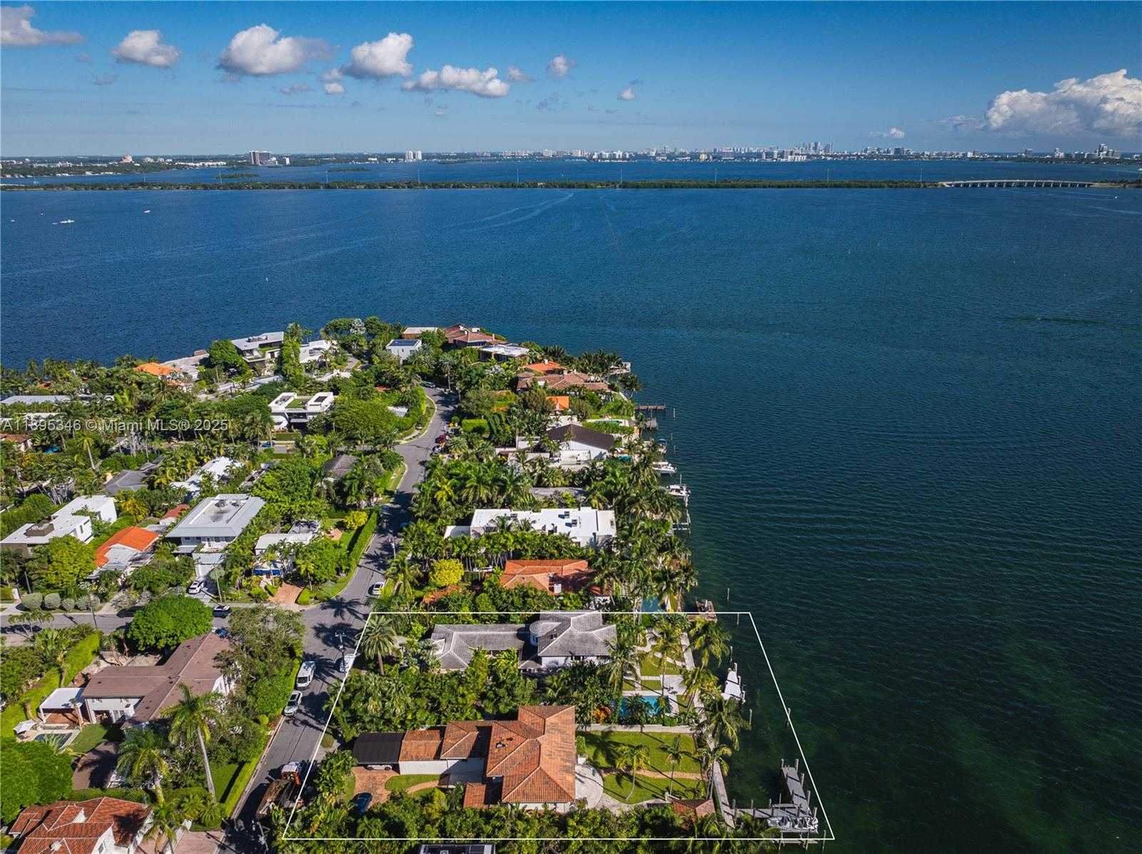 Small Image of 617 EAST DILIDO DR, Miami Beach Number 2