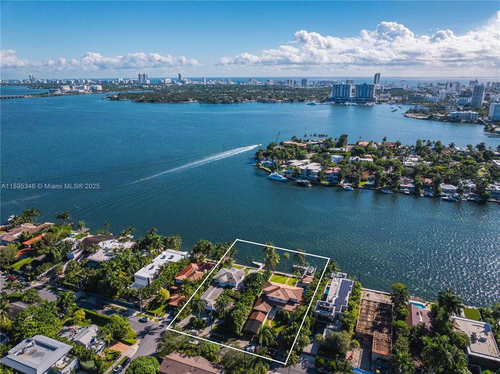 Small Image of 617 EAST DILIDO DR, Miami Beach Number 3