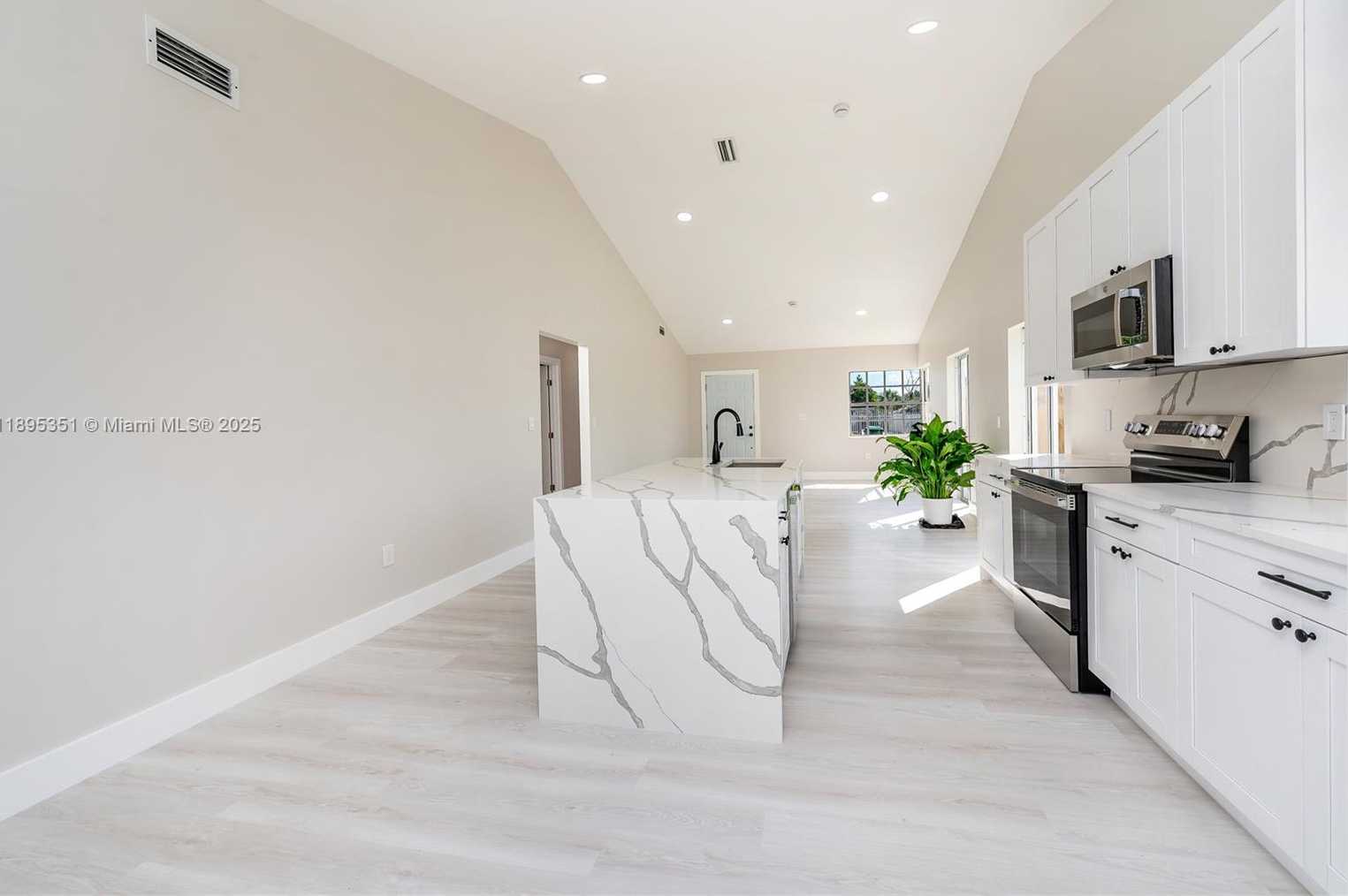 Small Image of 29790 SOUTH WEST 161ST CT, Homestead Number 3