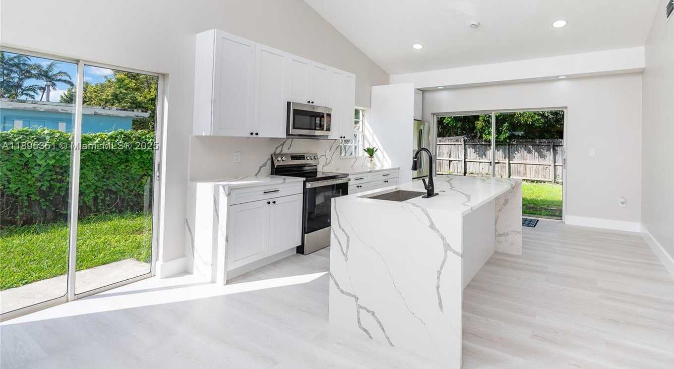 Small Image of 29790 SOUTH WEST 161ST CT, Homestead Number 5