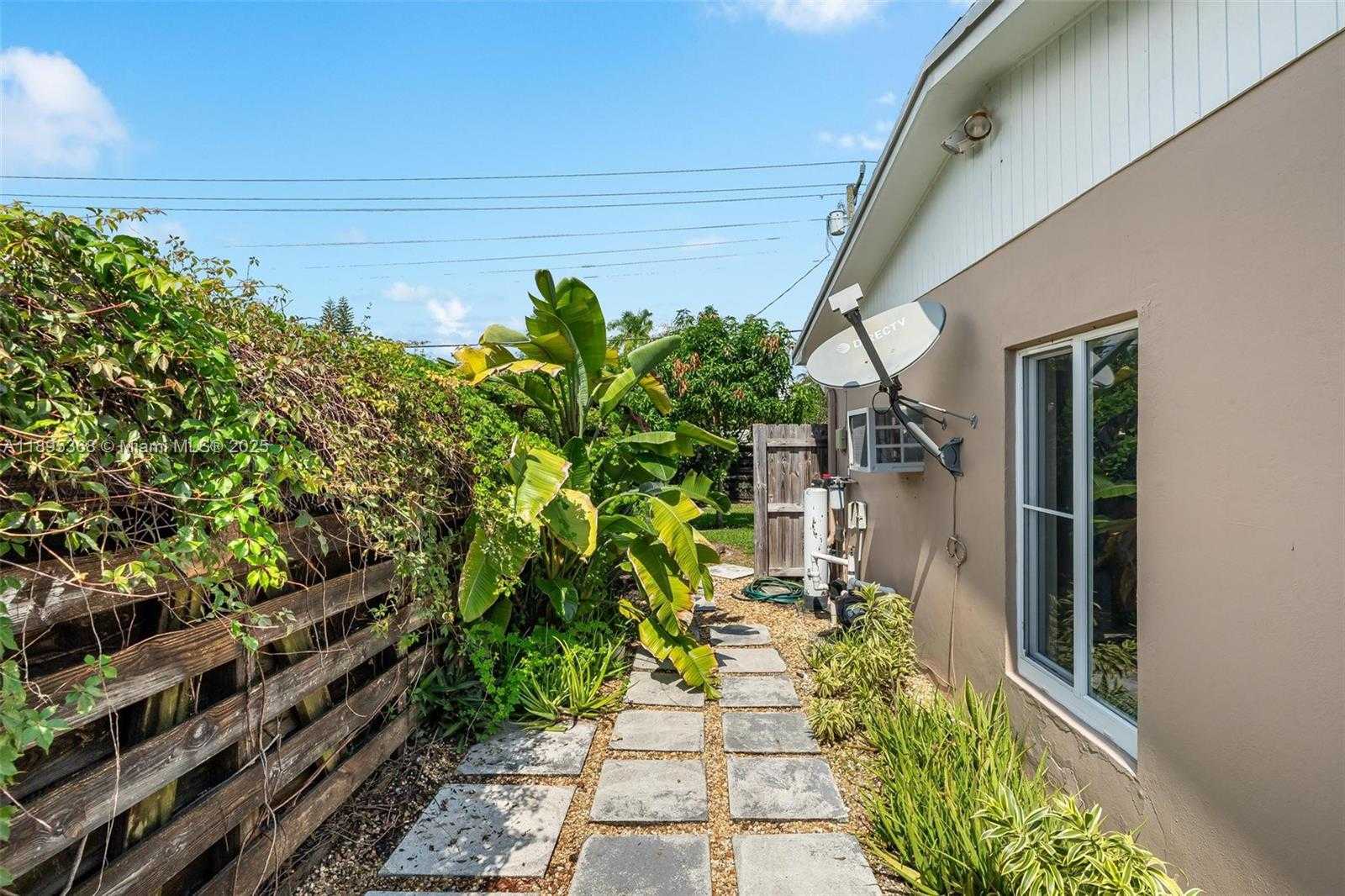 Small Image of 8761 RIDGELAND DR, Cutler Bay Number 24