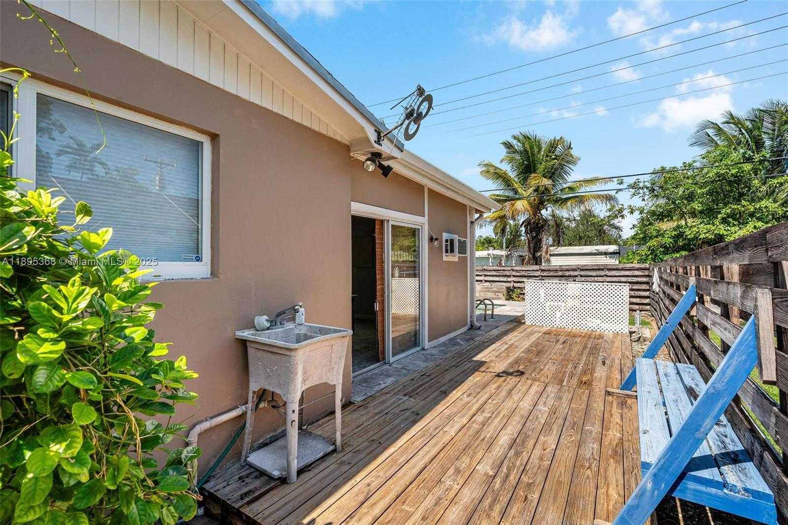Small Image of 8761 RIDGELAND DR, Cutler Bay Number 26