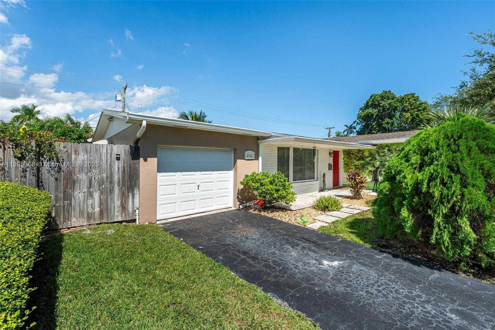 Small Image of 8761 RIDGELAND DR, Cutler Bay Number 31