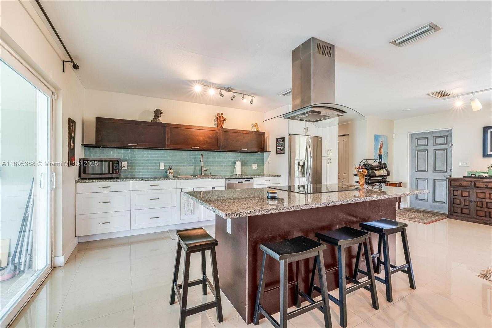 Small Image of 8761 RIDGELAND DR, Cutler Bay Number 7