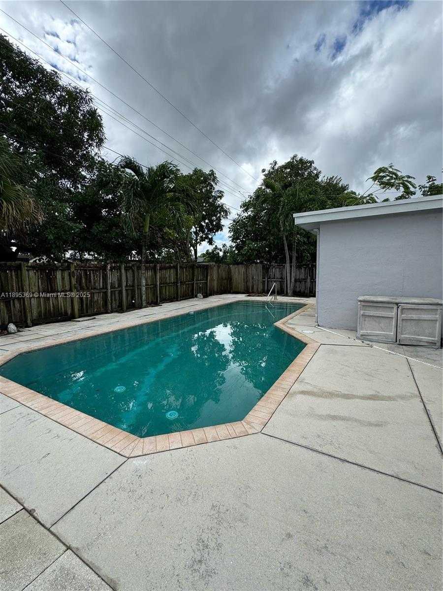 Small Image of 230 NORTH WEST 55TH ST, Oakland Park Number 2