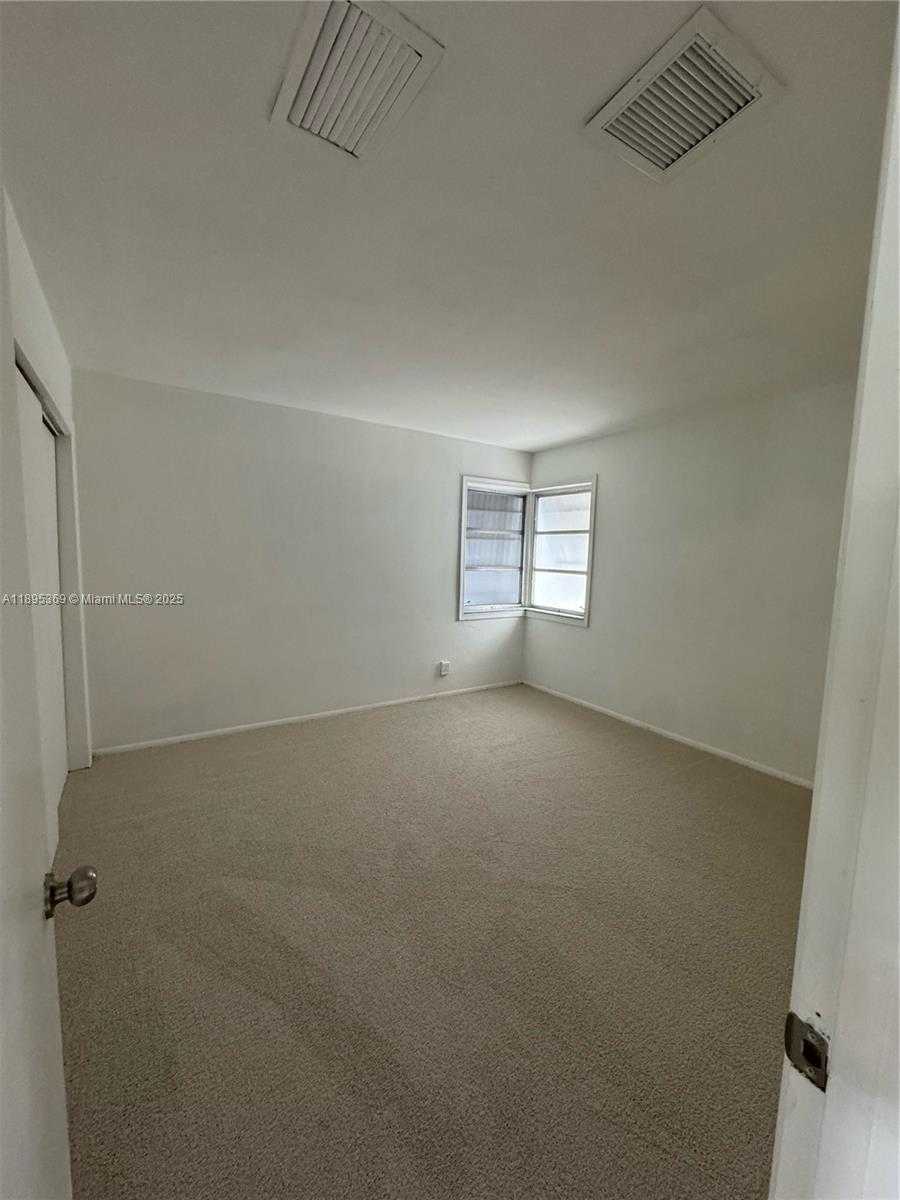 Small Image of 230 NORTH WEST 55TH ST, Oakland Park Number 4