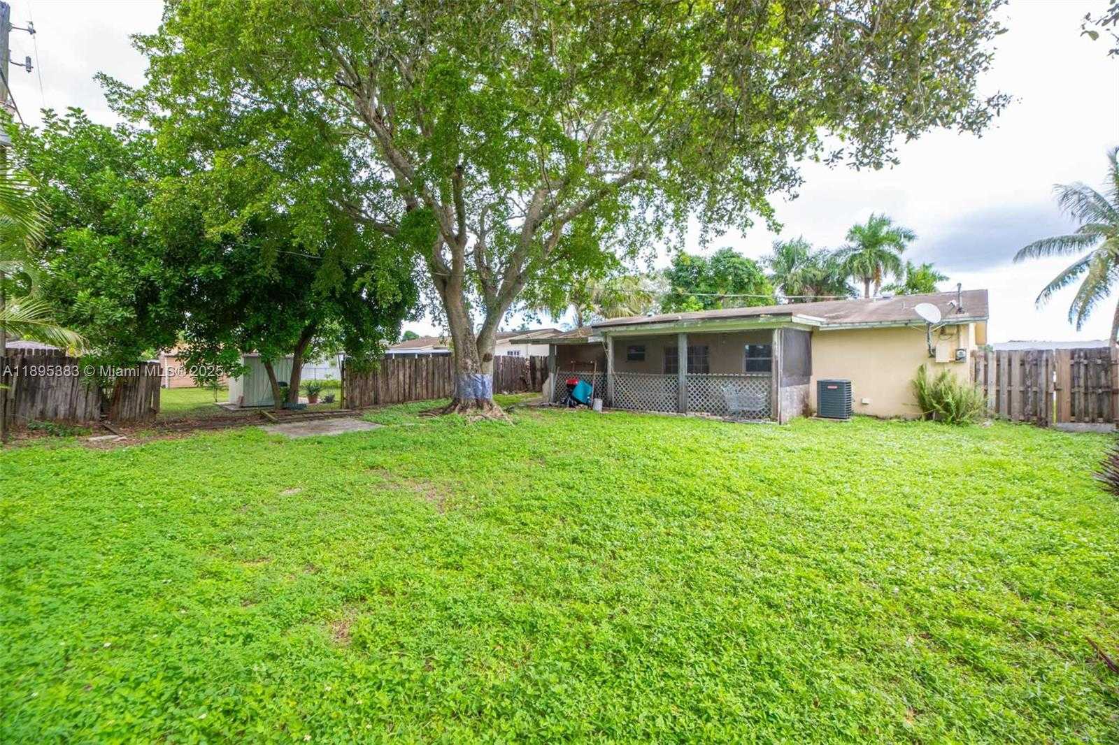 Small Image of 2900 NORTH 73RD AVE, Hollywood Number 14