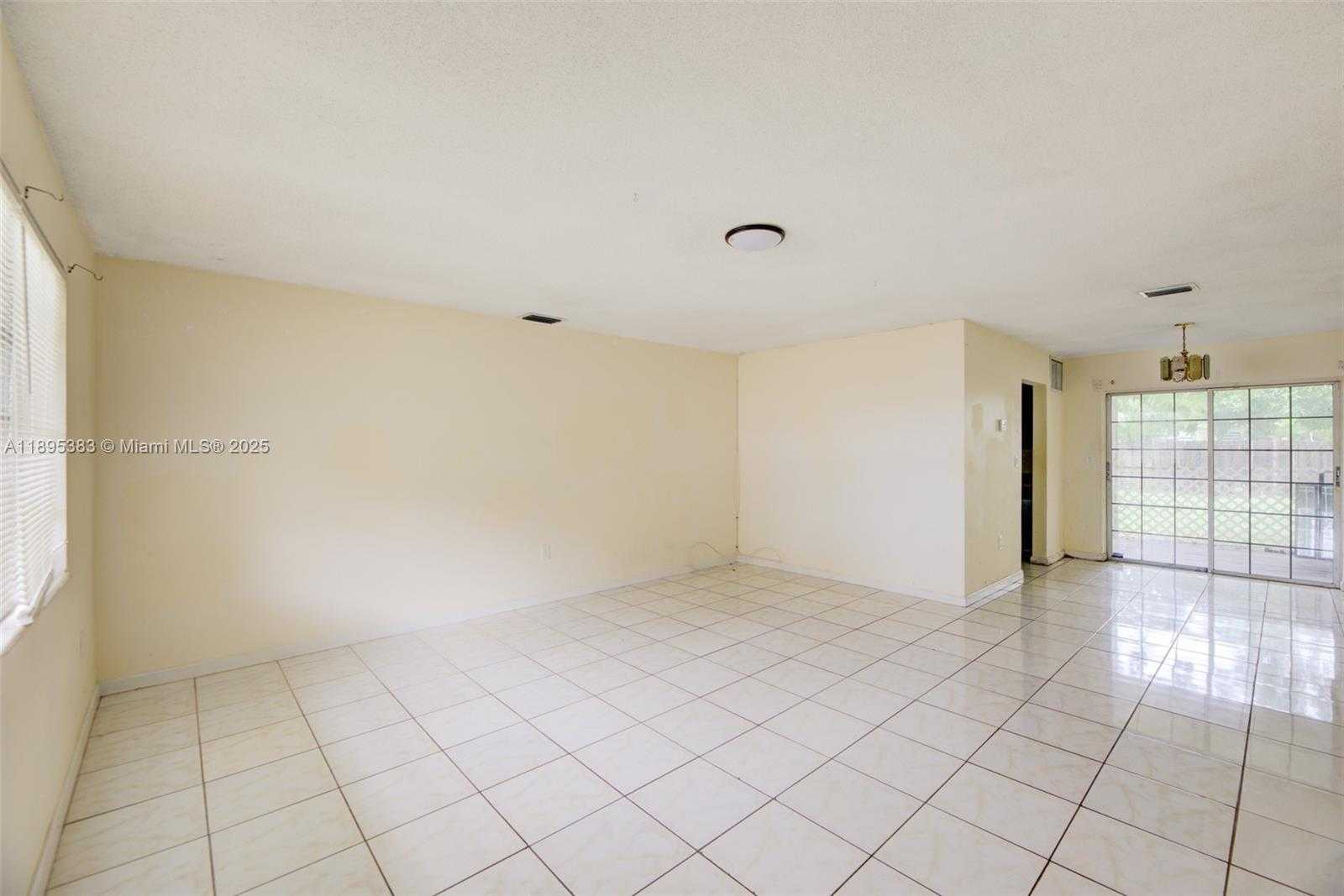 Small Image of 2900 NORTH 73RD AVE, Hollywood Number 4