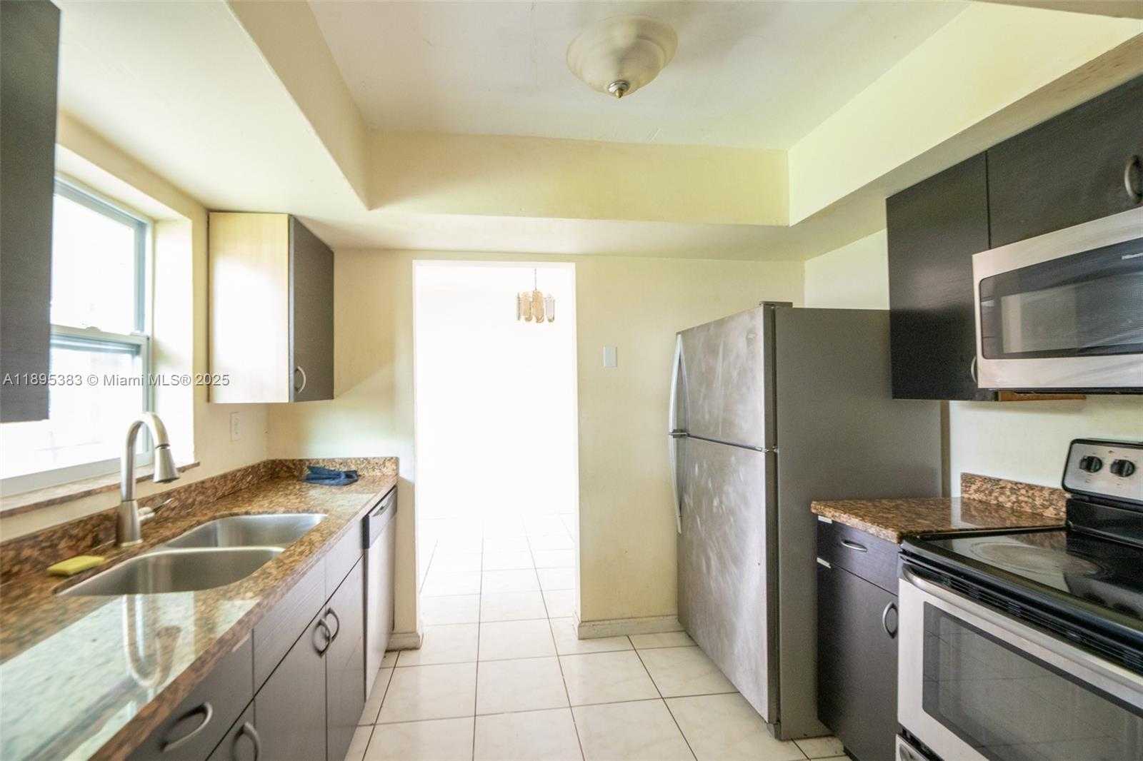 Small Image of 2900 NORTH 73RD AVE, Hollywood Number 7