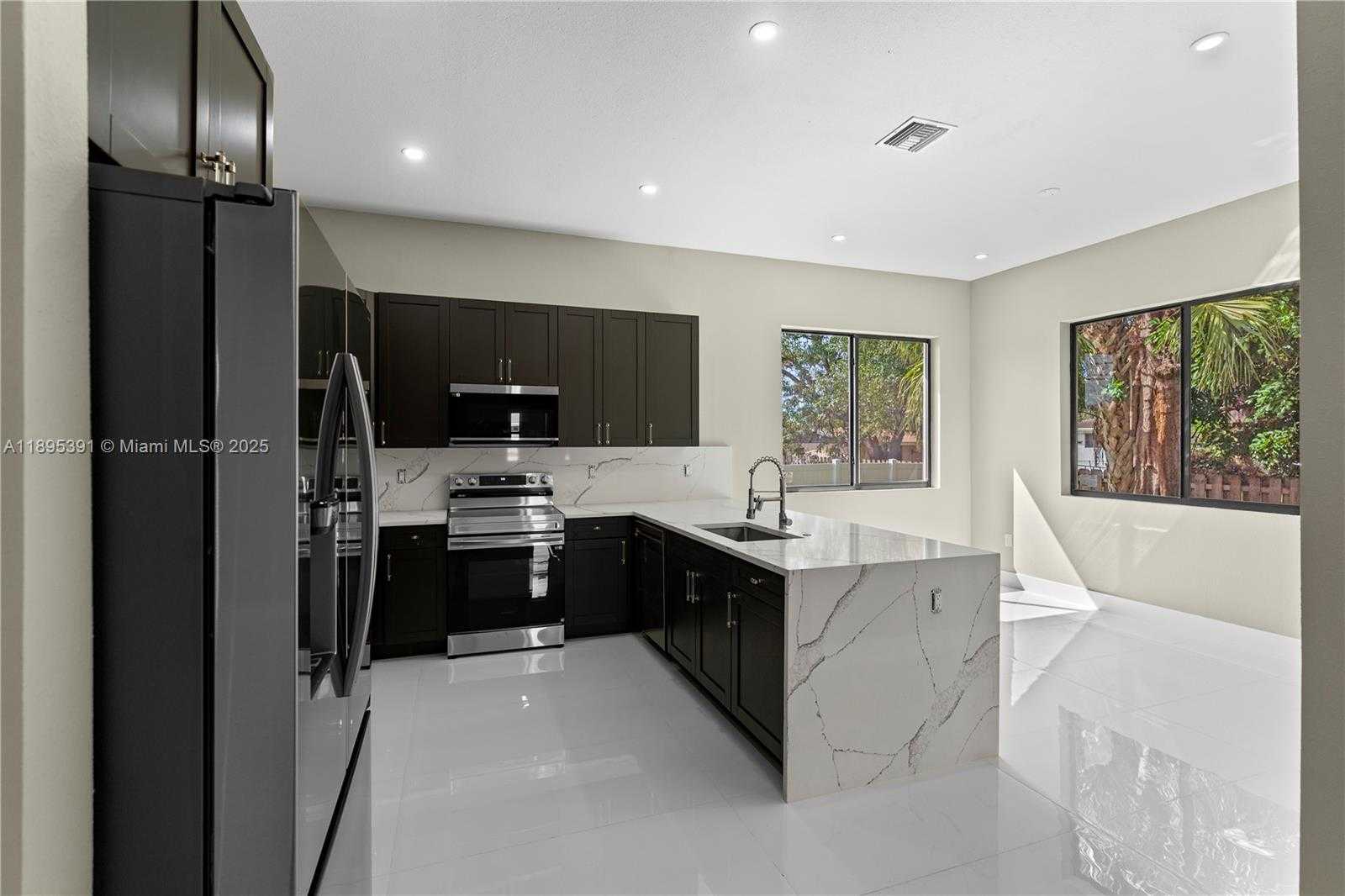 Small Image of 2725 NORTH WEST 21ST AVE, Oakland Park Number 6