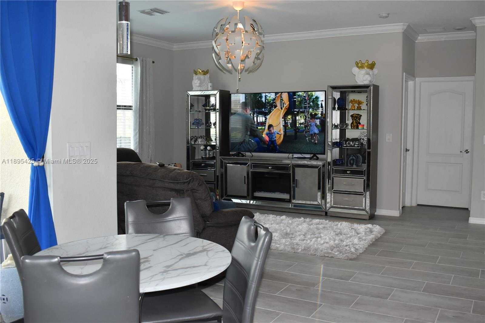 Small Image of 14555 MONROVIA LN, Fort Myers Number 13