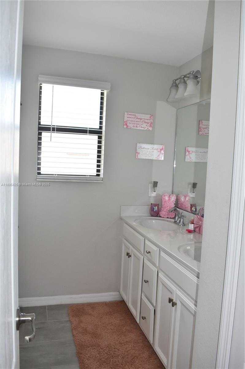 Small Image of 14555 MONROVIA LN, Fort Myers Number 34