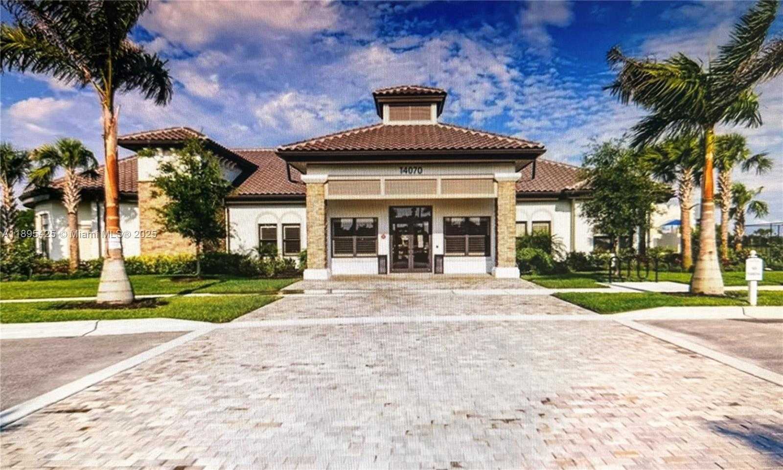 Small Image of 14555 MONROVIA LN, Fort Myers Number 47
