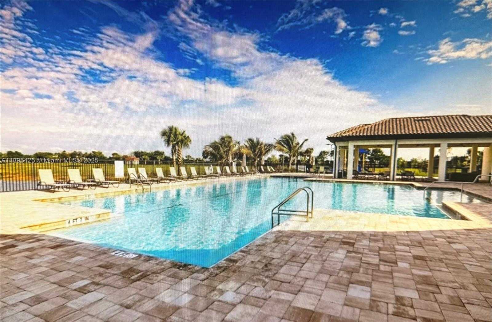 Small Image of 14555 MONROVIA LN, Fort Myers Number 48