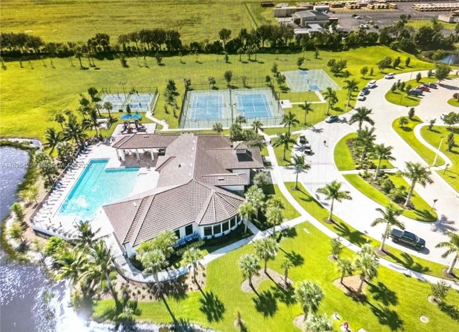 Small Image of 14555 MONROVIA LN, Fort Myers Number 53