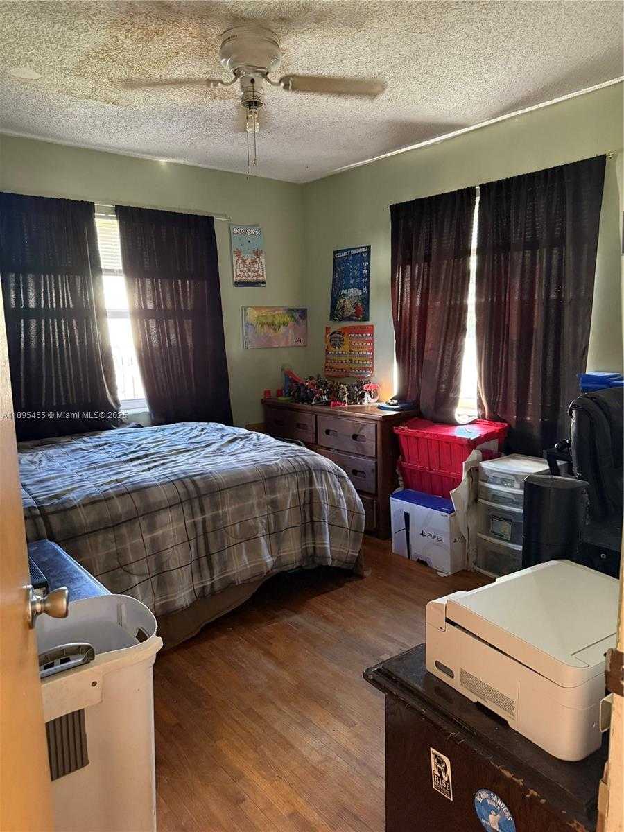 Small Image of 7508 FARRAGUT ST, Hollywood Number 11