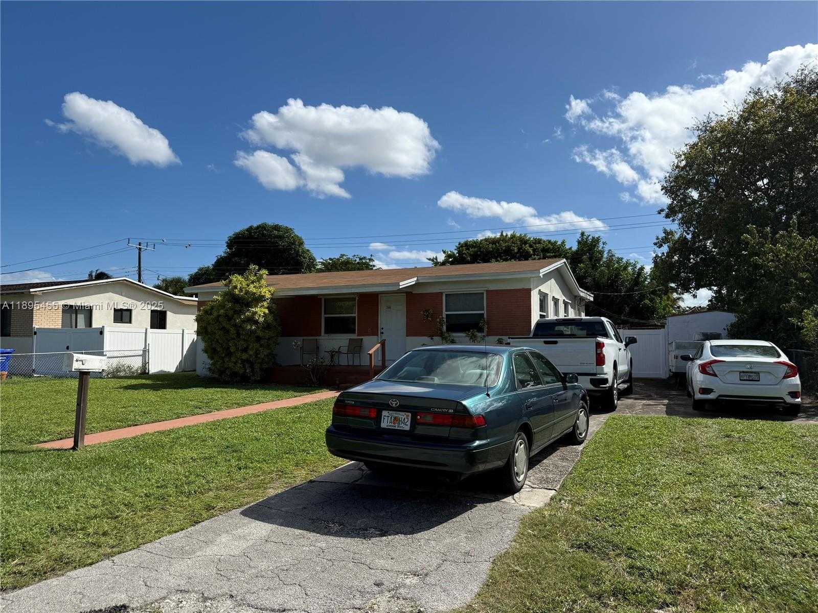Small Image of 7508 FARRAGUT ST, Hollywood Number 2