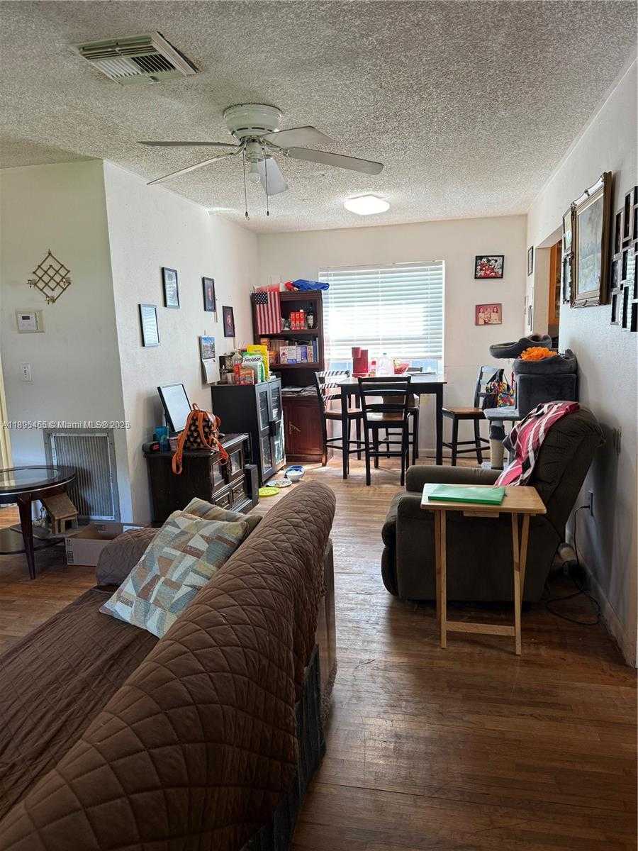 Small Image of 7508 FARRAGUT ST, Hollywood Number 3