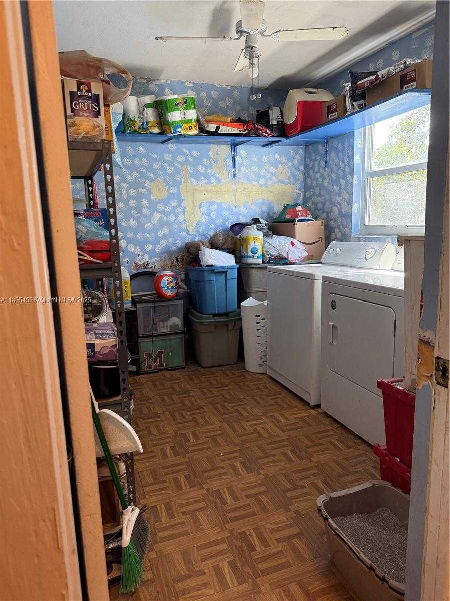 Small Image of 7508 FARRAGUT ST, Hollywood Number 6