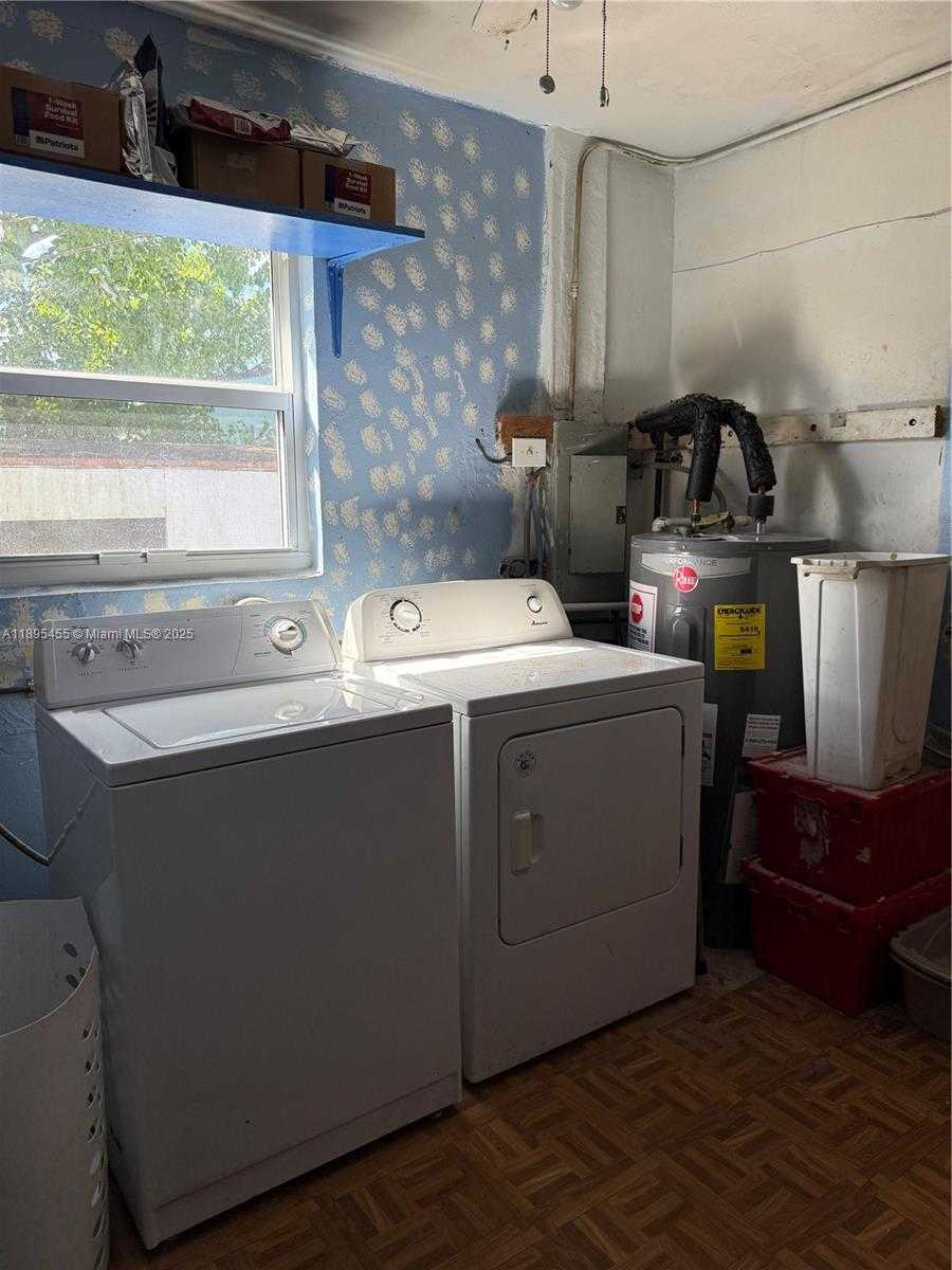 Small Image of 7508 FARRAGUT ST, Hollywood Number 7