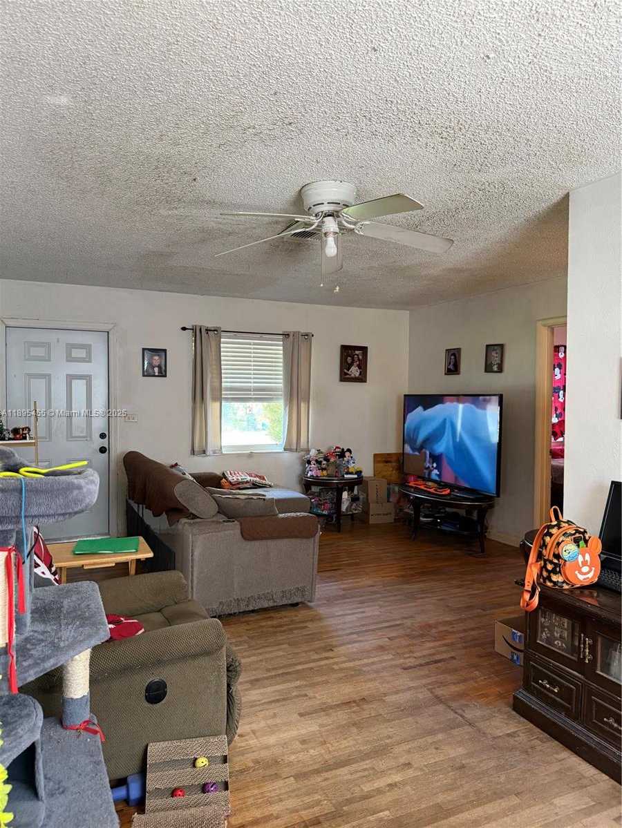 Small Image of 7508 FARRAGUT ST, Hollywood Number 8