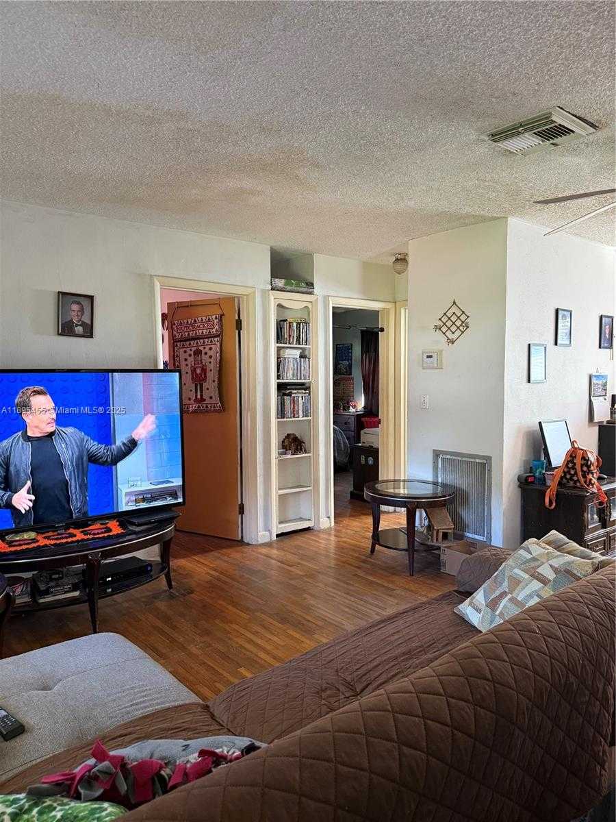 Small Image of 7508 FARRAGUT ST, Hollywood Number 9