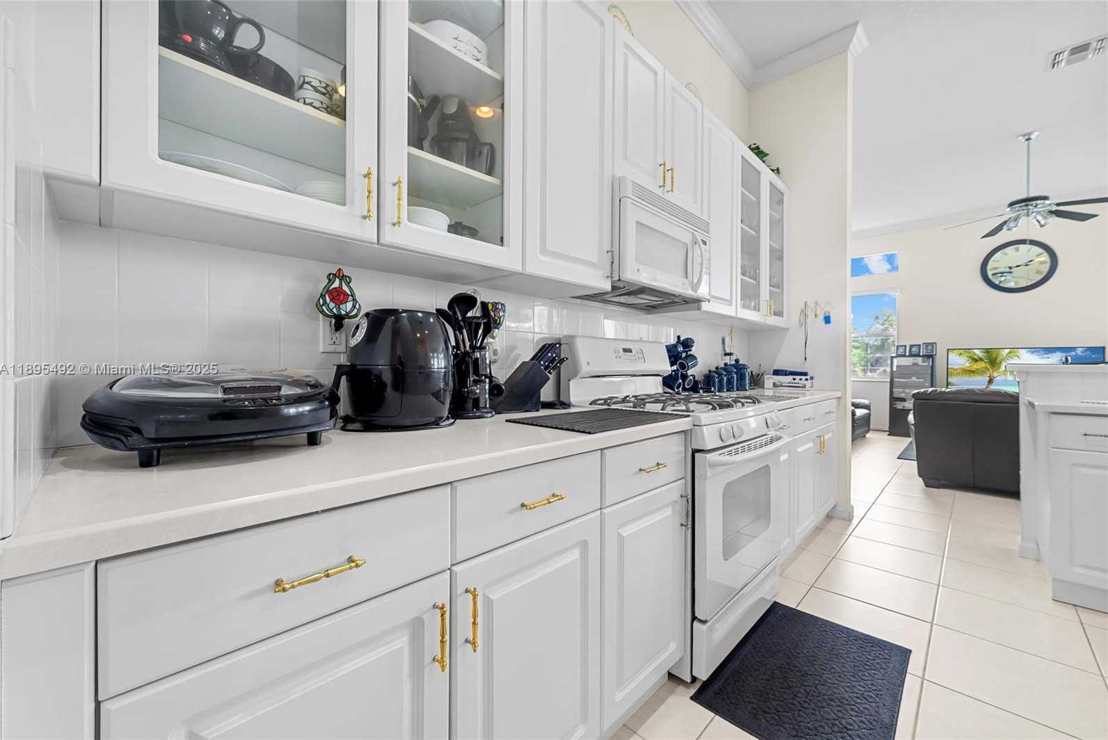 Small Image of 172 NORTH WEST MAGNOLIA LAKES BLVD, Port St. Lucie Number 19