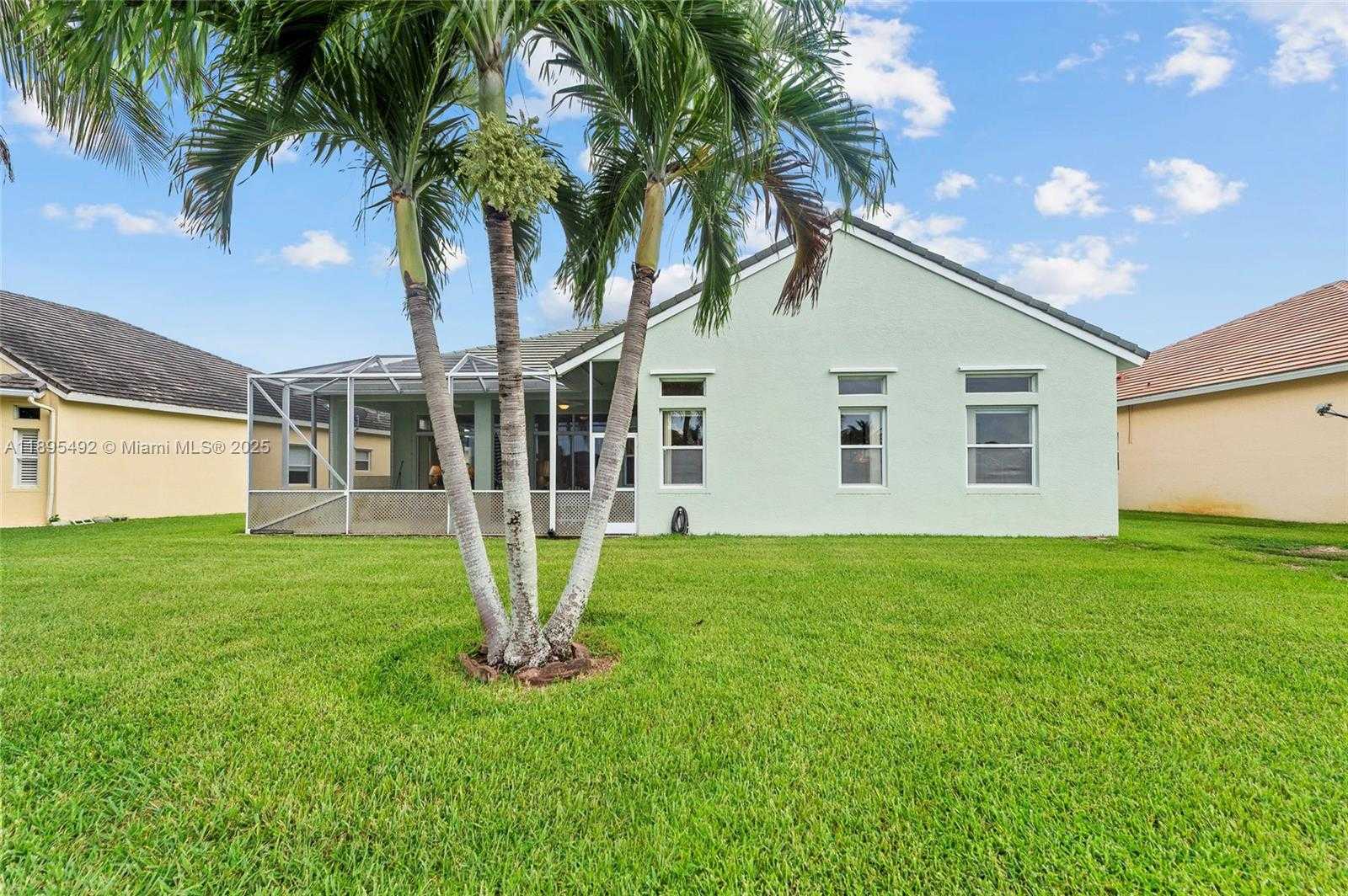 Small Image of 172 NORTH WEST MAGNOLIA LAKES BLVD, Port St. Lucie Number 30