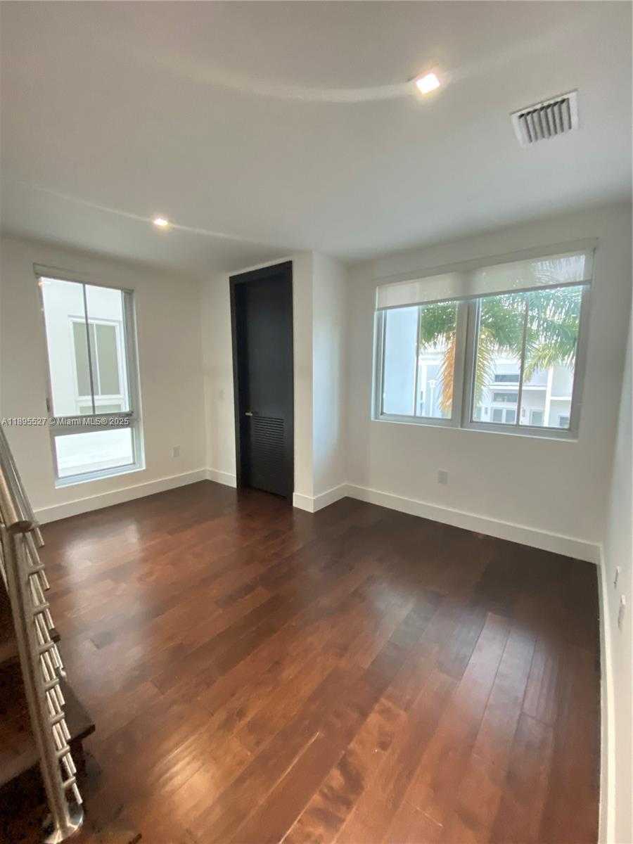 Small Image of 8255 NORTH WEST 34TH ST, Doral Number 10