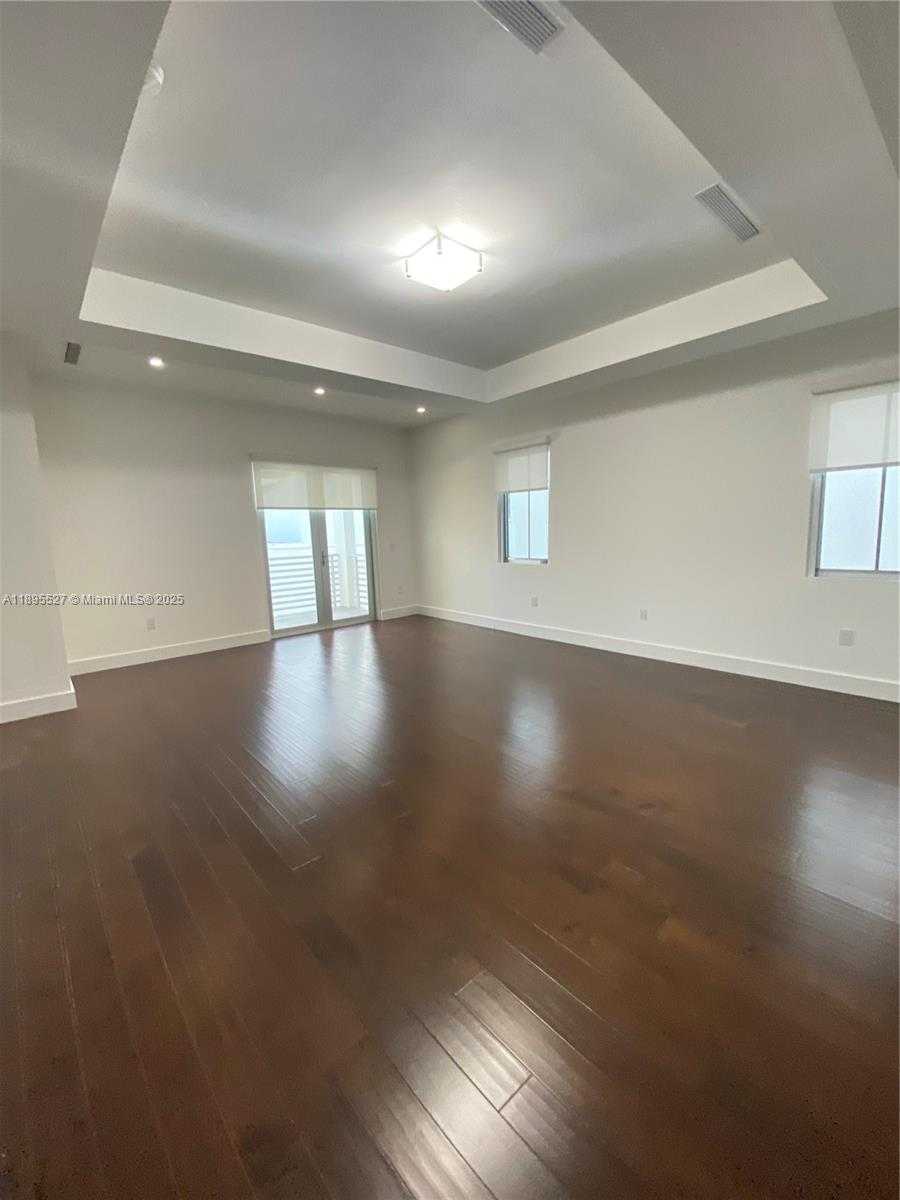 Small Image of 8255 NORTH WEST 34TH ST, Doral Number 11