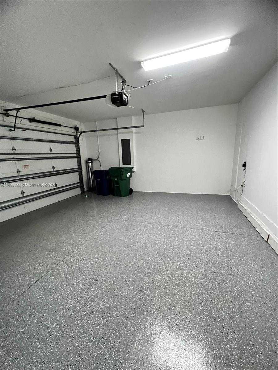 Small Image of 8255 NORTH WEST 34TH ST, Doral Number 22