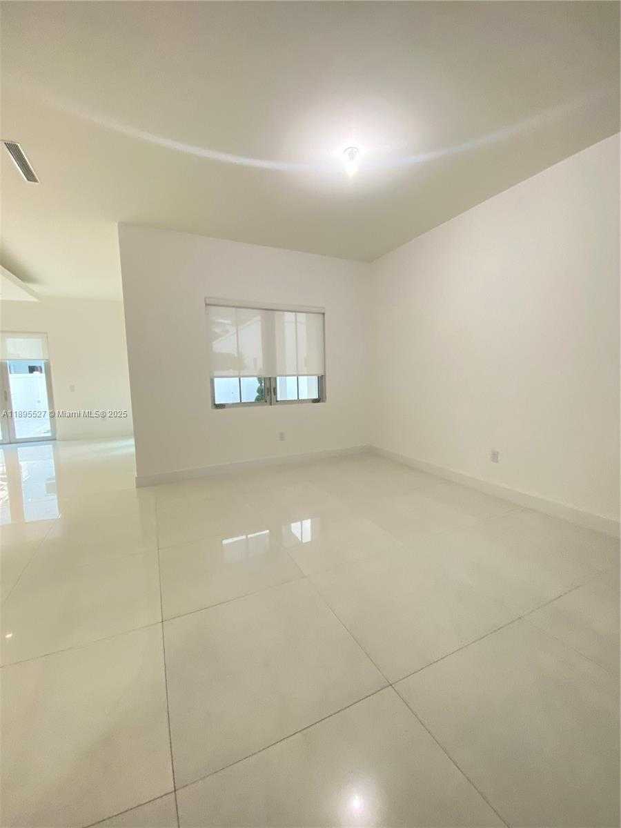 Small Image of 8255 NORTH WEST 34TH ST, Doral Number 4