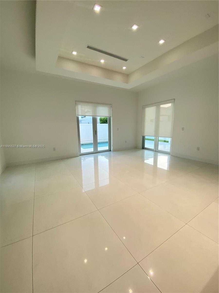 Small Image of 8255 NORTH WEST 34TH ST, Doral Number 5