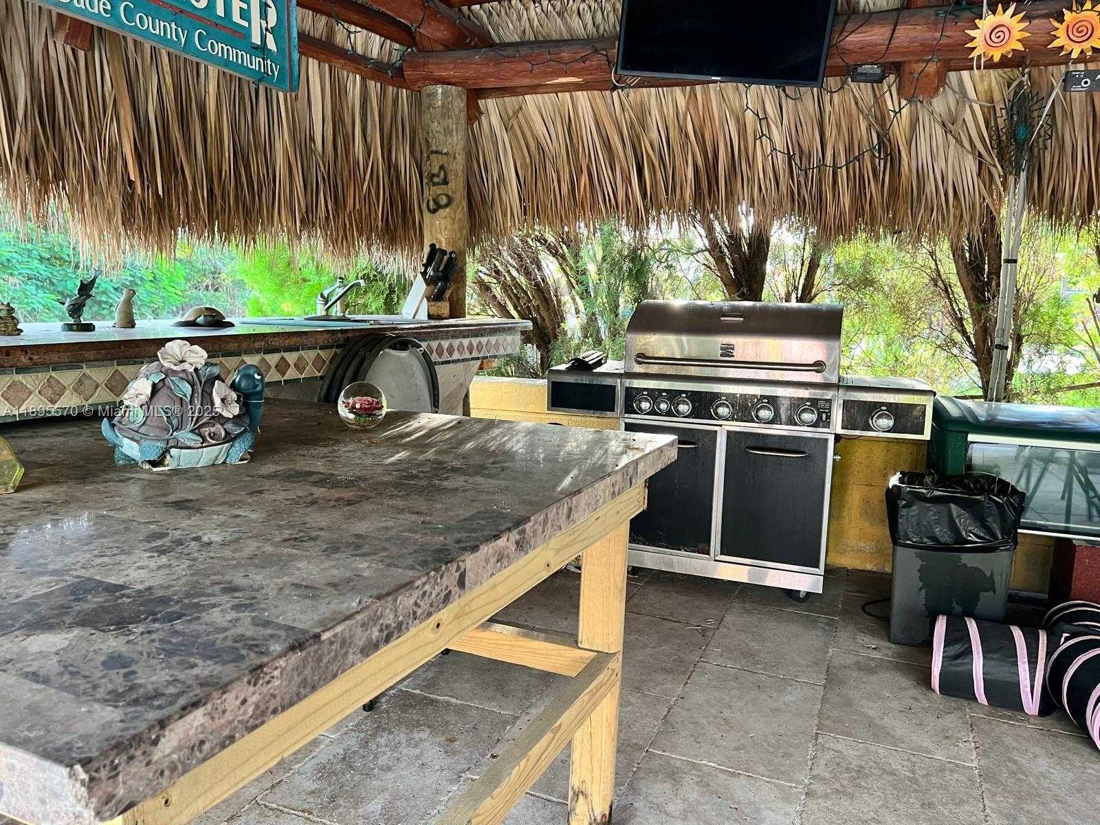 Small Image of 11000 SOUTH WEST 43RD LN, Miami Number 13