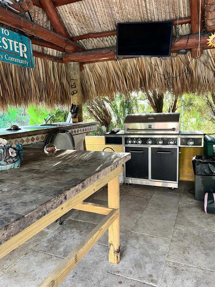 Small Image of 11000 SOUTH WEST 43RD LN, Miami Number 14