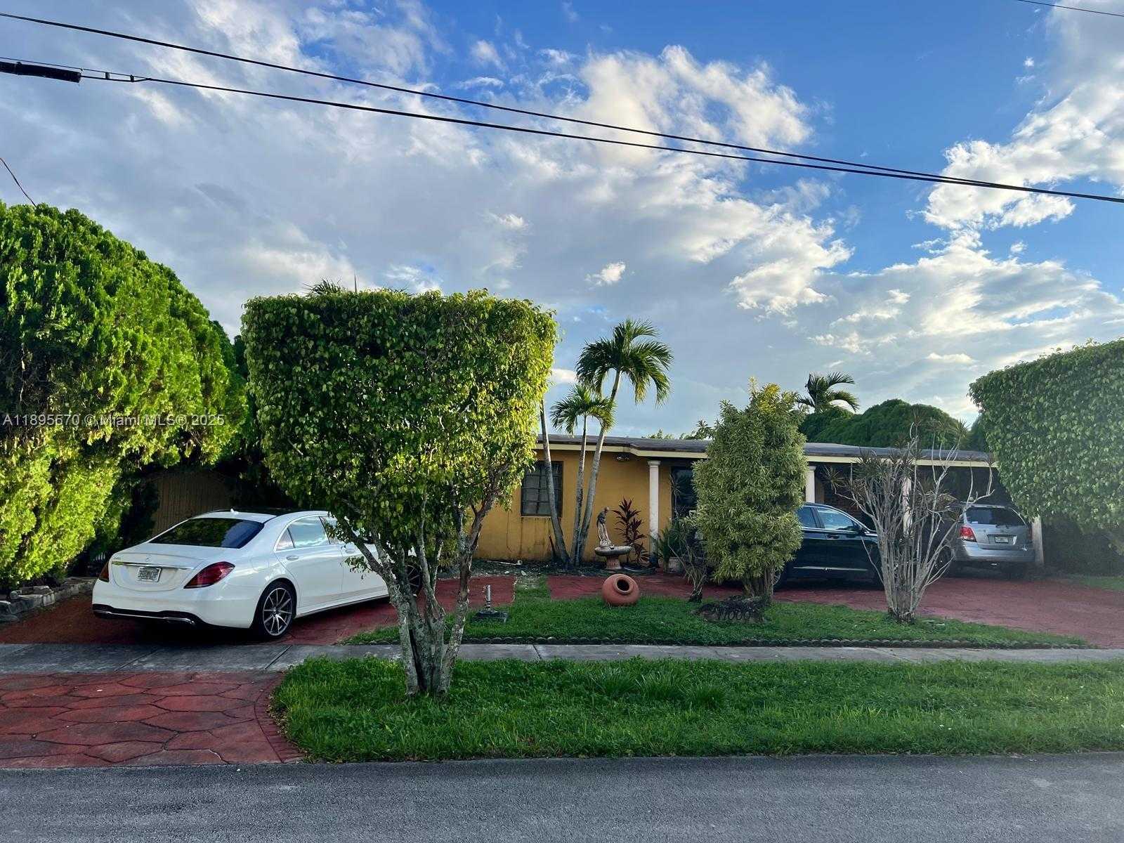 Small Image of 11000 SOUTH WEST 43RD LN, Miami Number 2