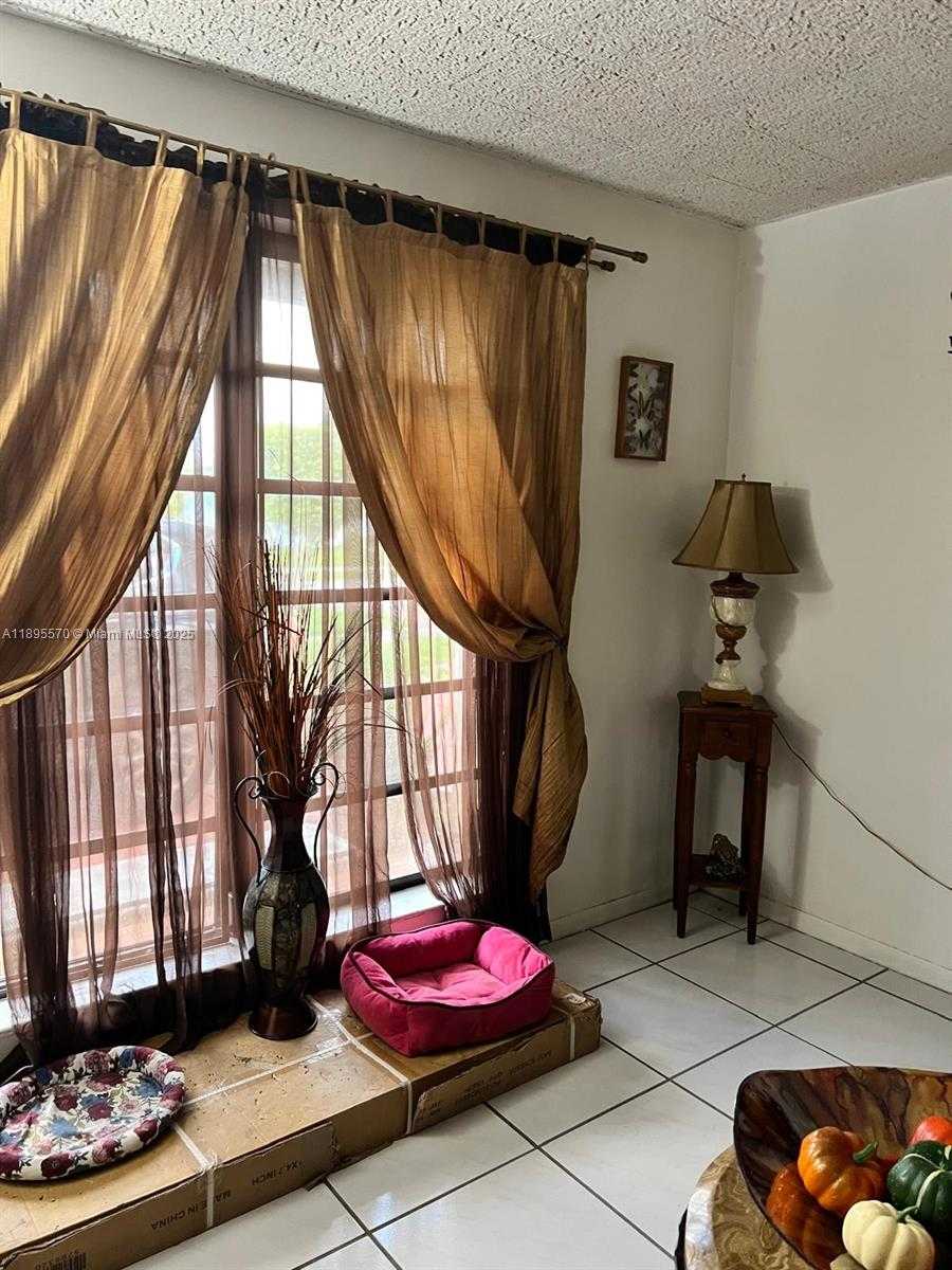Small Image of 11000 SOUTH WEST 43RD LN, Miami Number 3