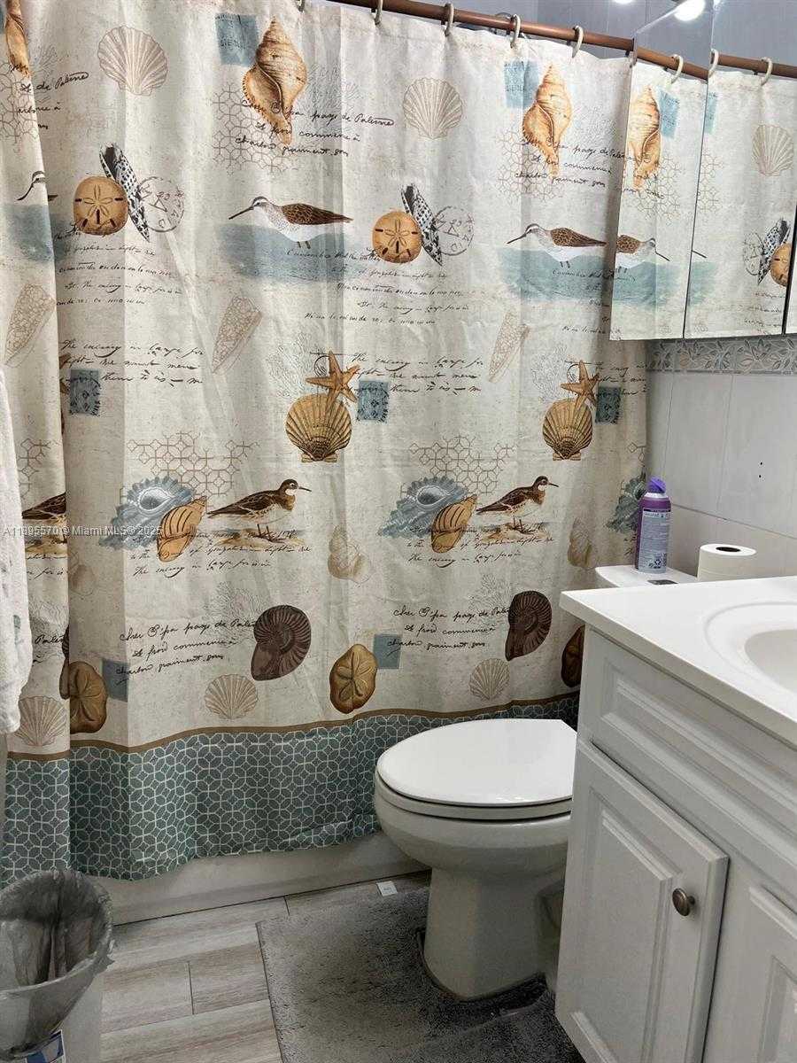 Small Image of 11000 SOUTH WEST 43RD LN, Miami Number 7