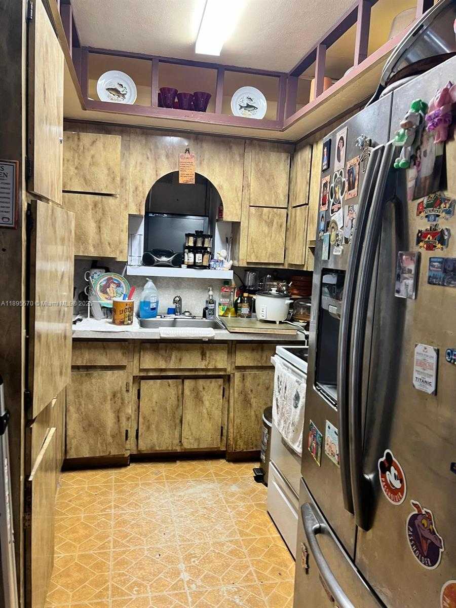 Small Image of 11000 SOUTH WEST 43RD LN, Miami Number 8