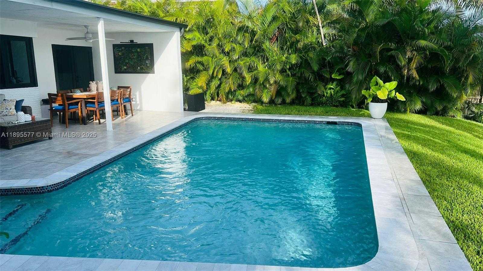 Small Image of 6705 FICUS DR, Miramar Number 2