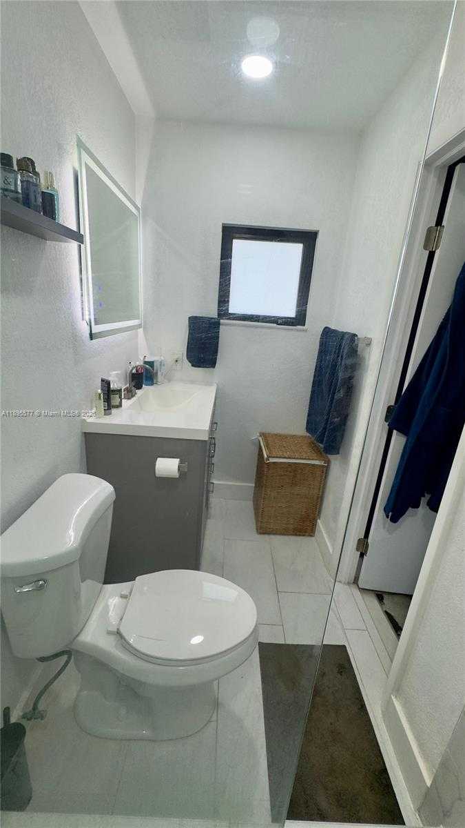 Small Image of 6705 FICUS DR, Miramar Number 24