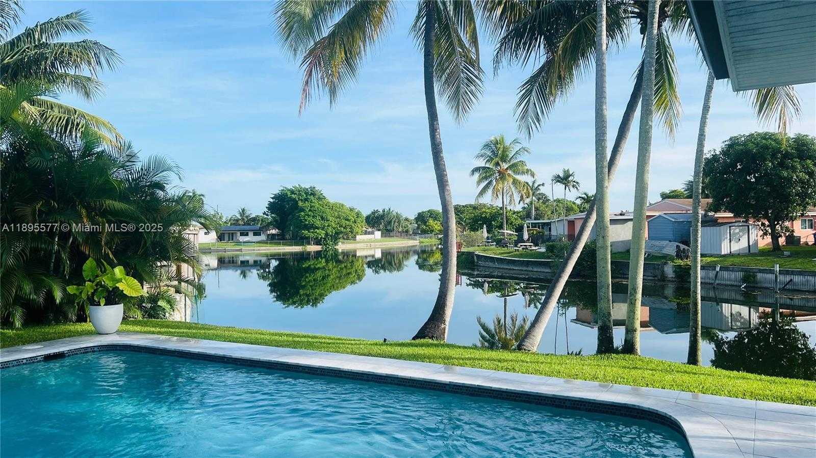 Small Image of 6705 FICUS DR, Miramar Number 35