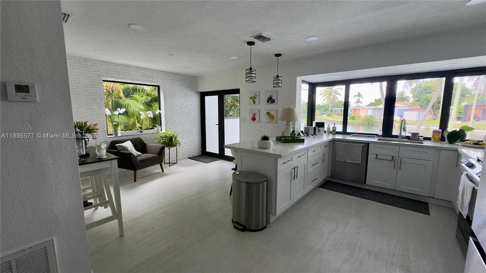 Small Image of 6705 FICUS DR, Miramar Number 7