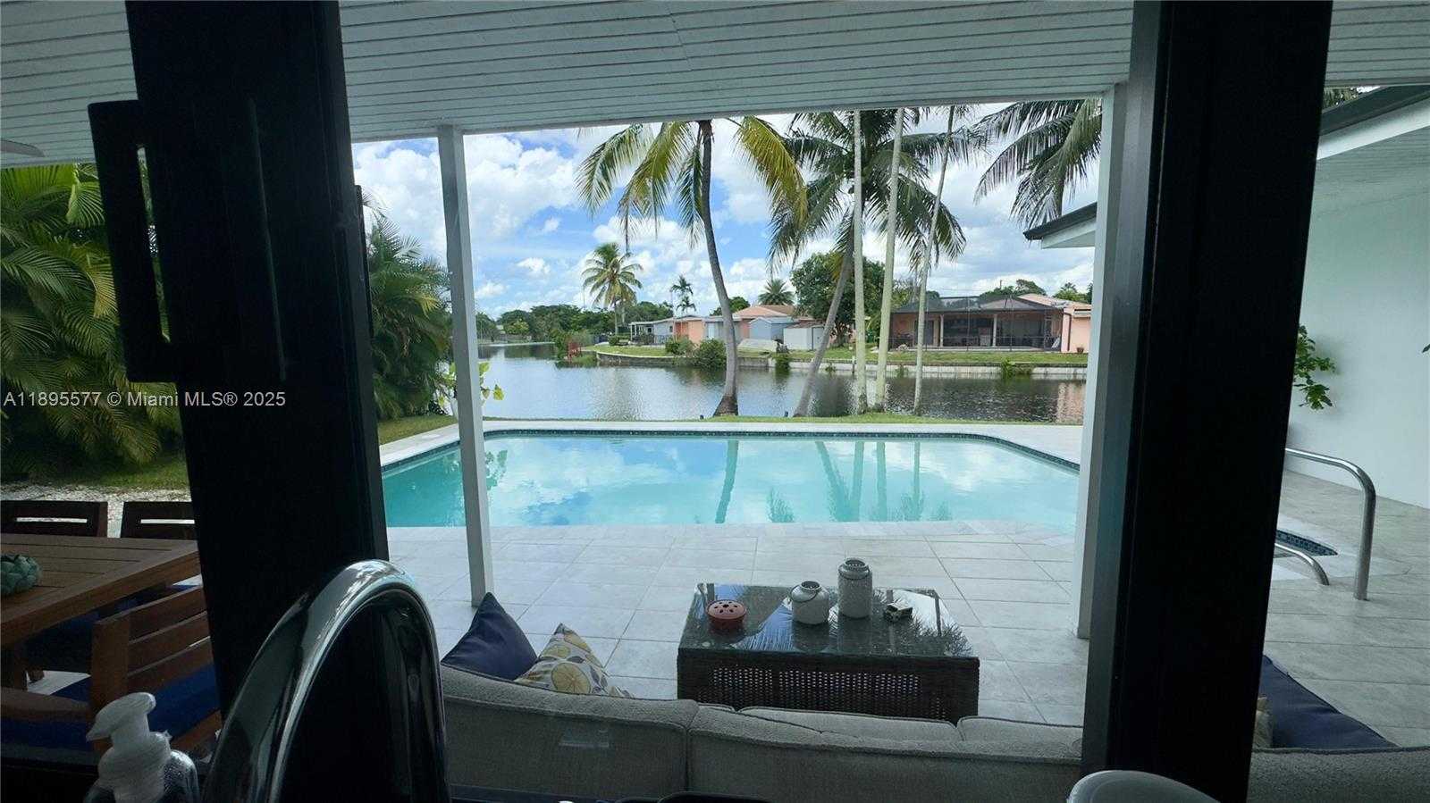 Small Image of 6705 FICUS DR, Miramar Number 9