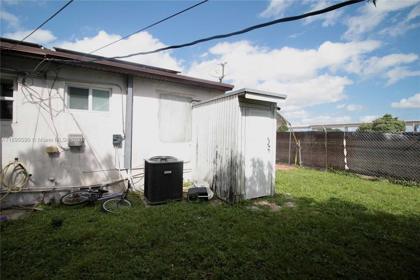 Small Image of 2830 NORTH WEST 66TH ST, Miami Number 11