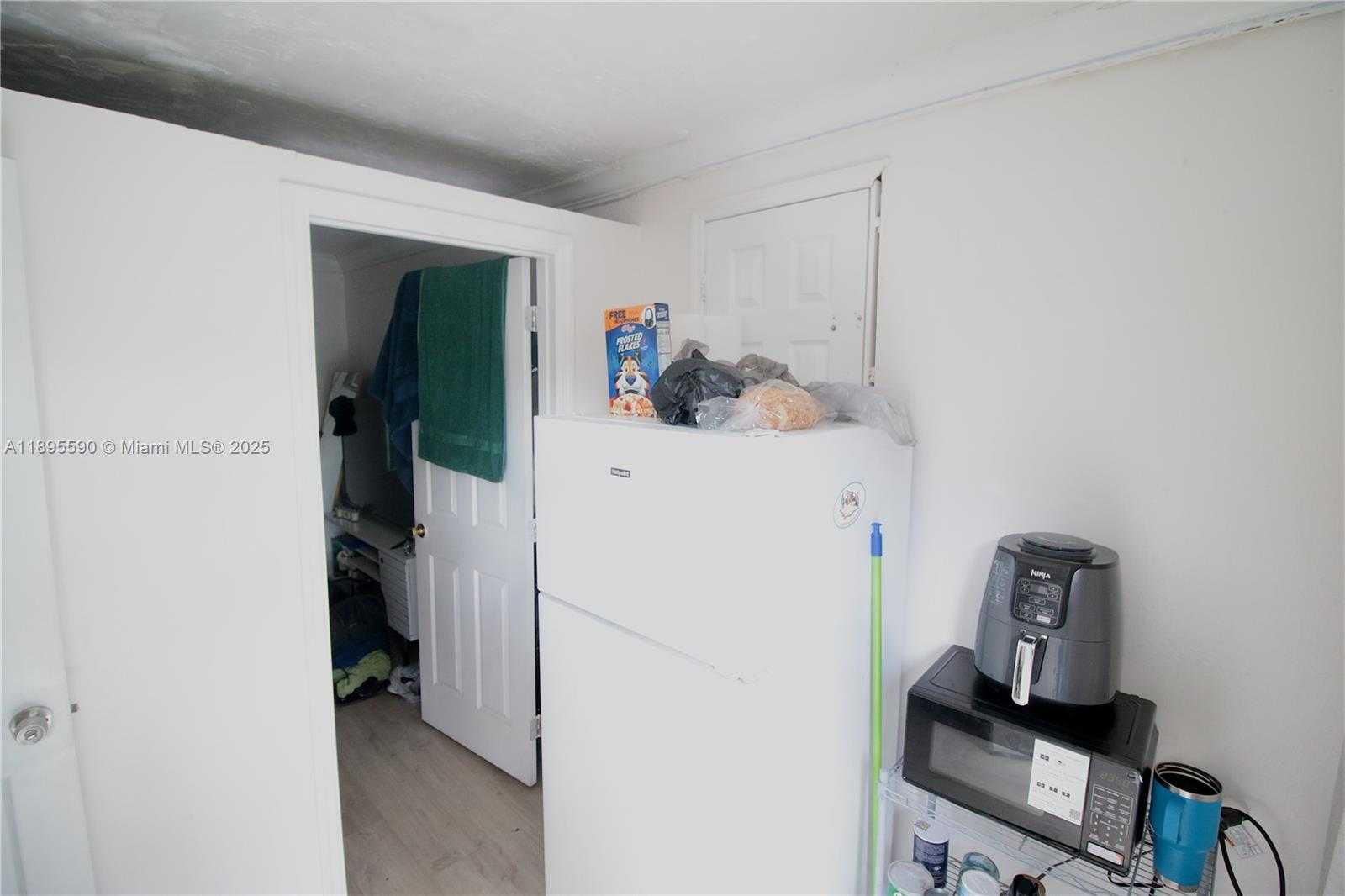 Small Image of 2830 NORTH WEST 66TH ST, Miami Number 14
