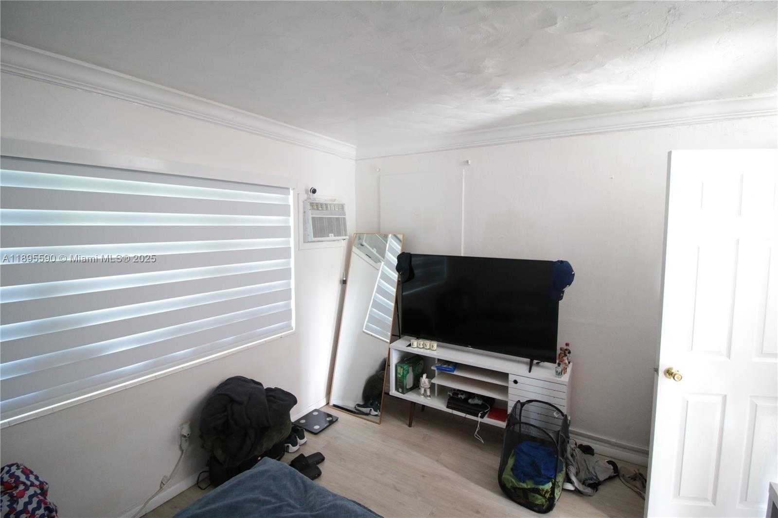 Small Image of 2830 NORTH WEST 66TH ST, Miami Number 17