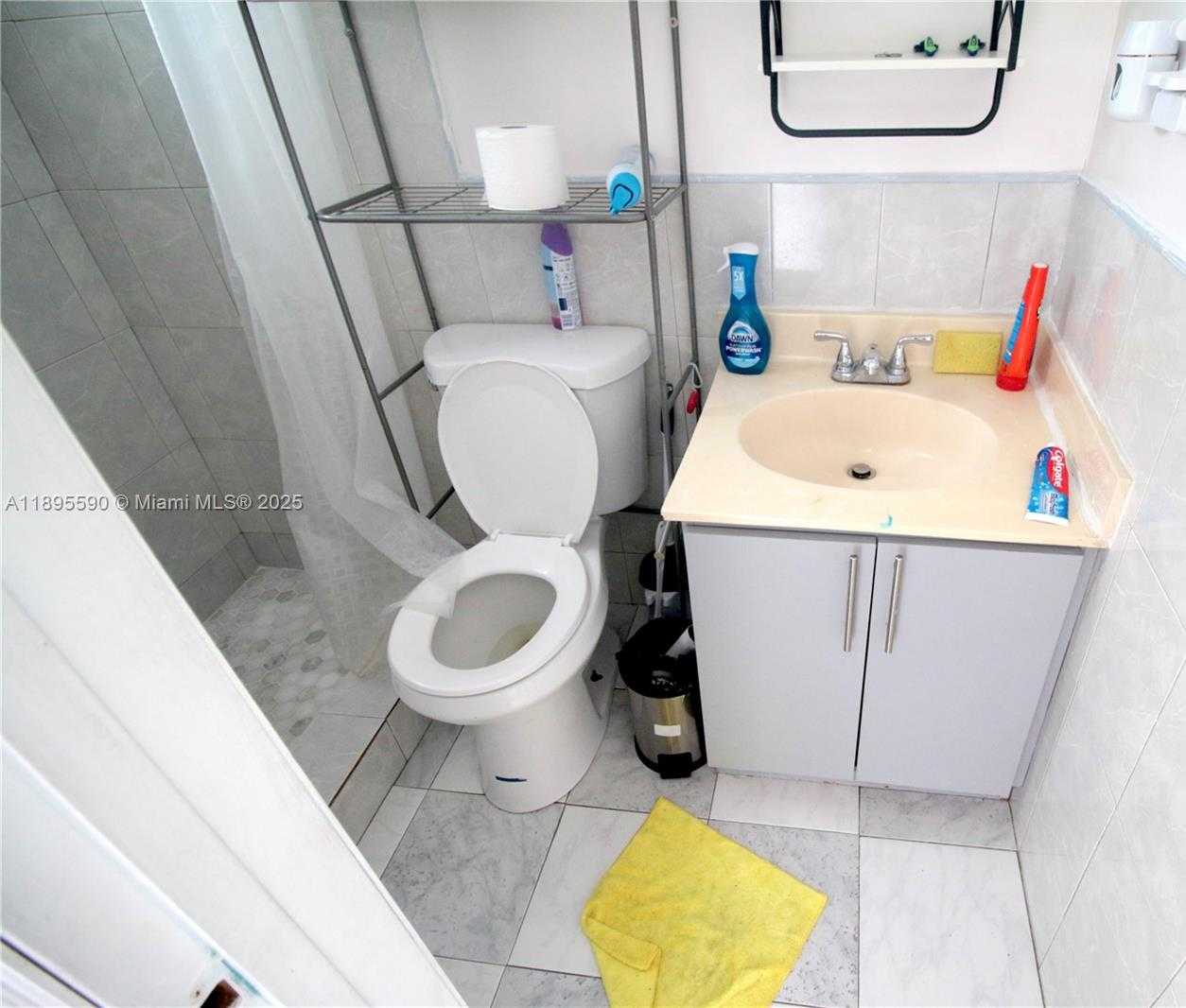 Small Image of 2830 NORTH WEST 66TH ST, Miami Number 19
