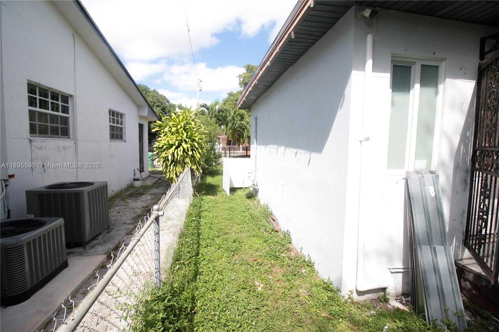 Small Image of 2830 NORTH WEST 66TH ST, Miami Number 22